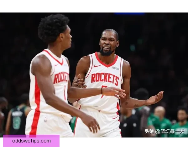 杜兰特三节高效砍下25分火箭五连胜轻取爵士阿门误伤小史密斯引关注